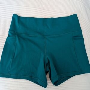 Athleta 5 Inch Sun Salutation Shorts